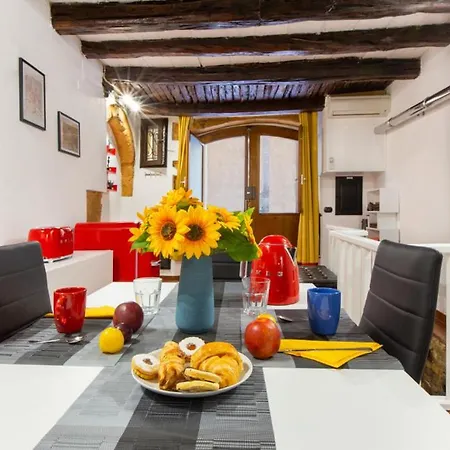 Il Portagioie Apartment *